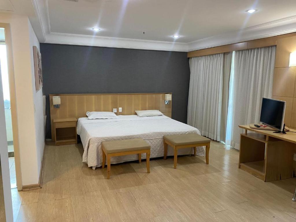 Flat Espacoso Com Piscina Barra Appartamento
